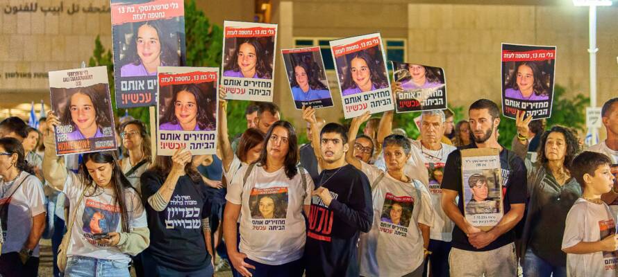 Hostages protest