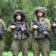 female soldiers