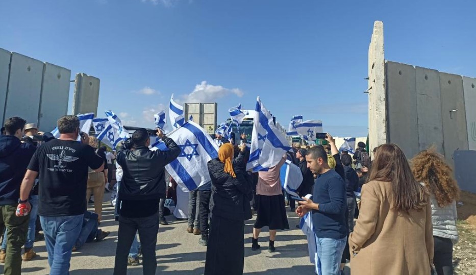 blocking gaza aid