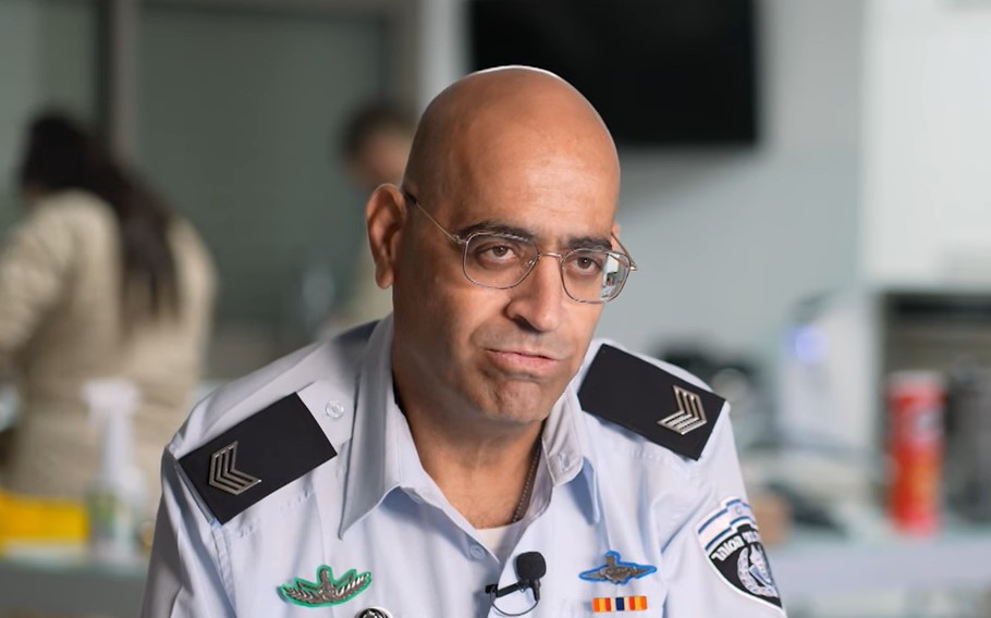 yair avinoam