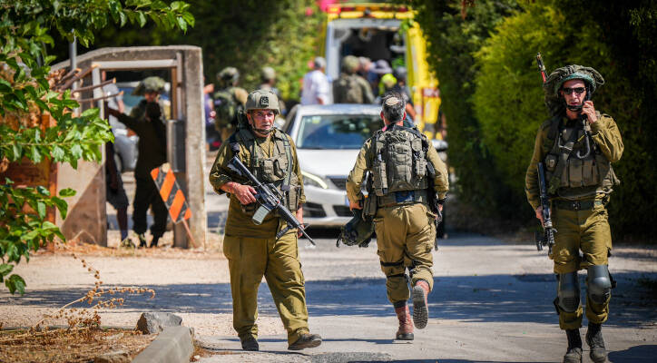 Israeli security and rescue forces