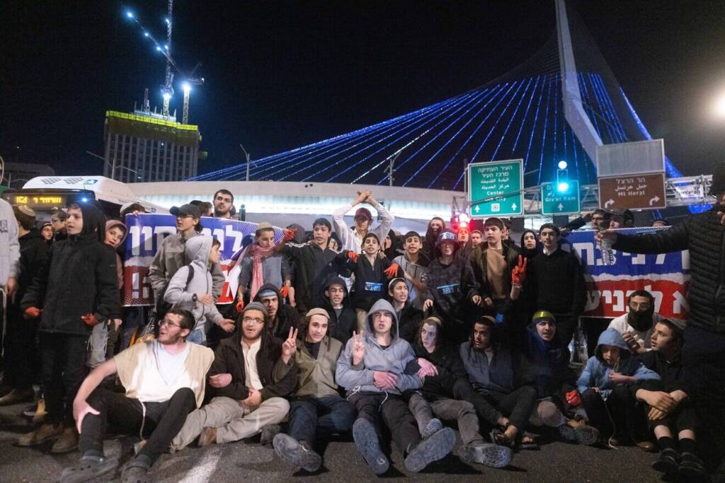 Israelis protest against the hostages-for-terrorists deal with Hamas