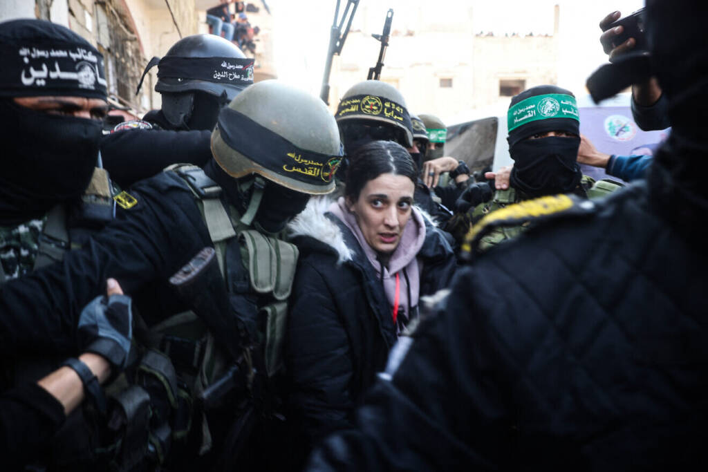 Arbel Yehud surrounded by Arab terrorists