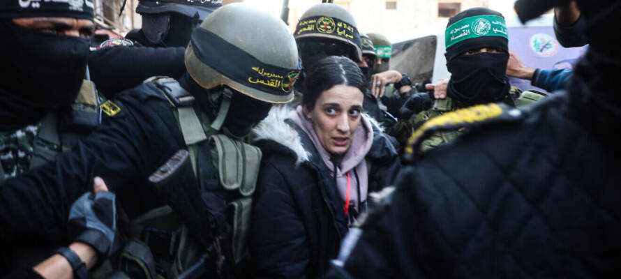 Arbel Yehud surrounded by Arab terrorists