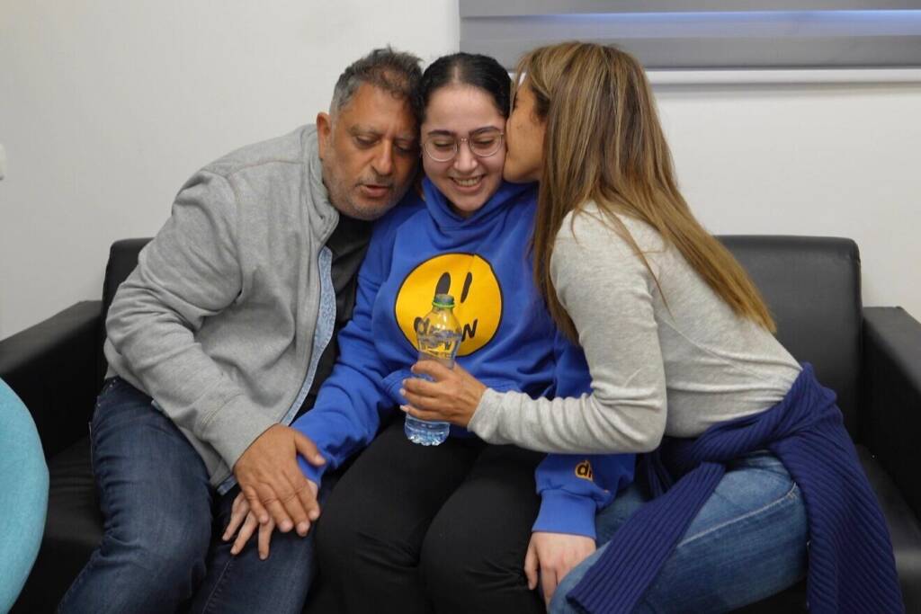 Former captive Liri Albag and her parents