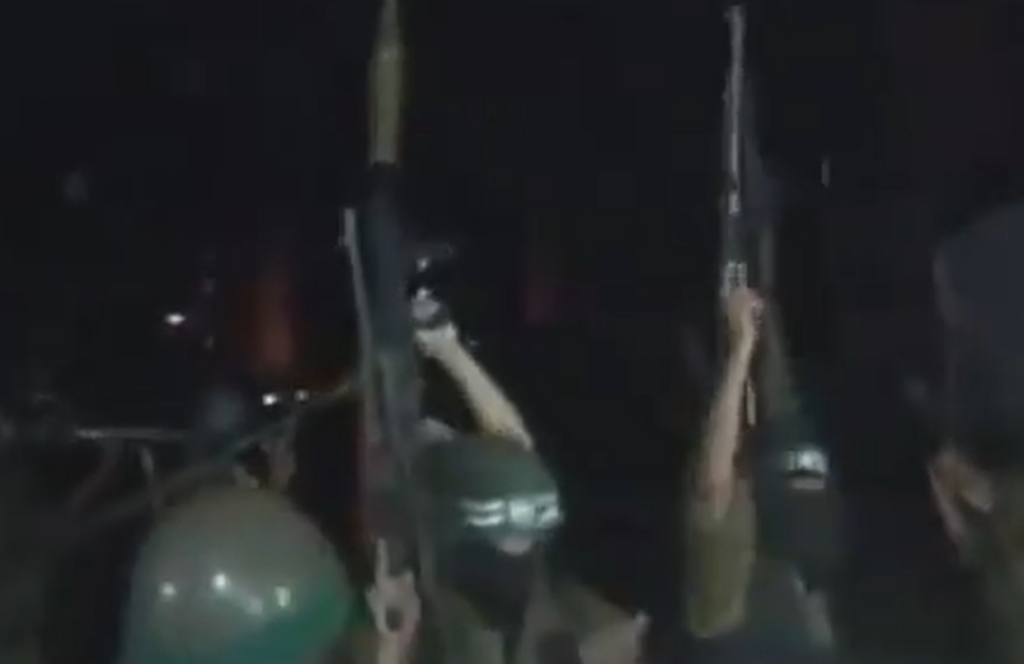 Hamas celebrates ceasefire deal