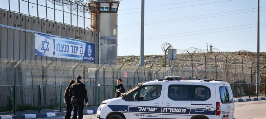 ofer prison