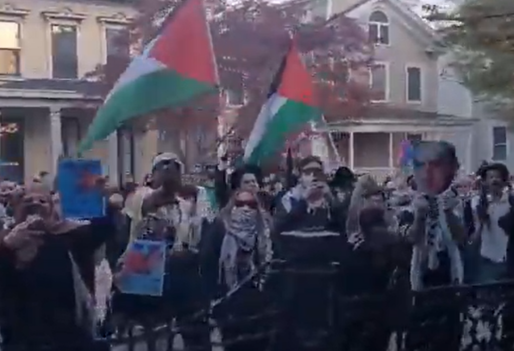 Anti-Israel protesters at Yale