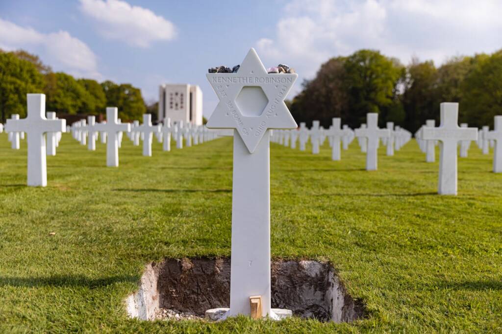 Star of David headstone