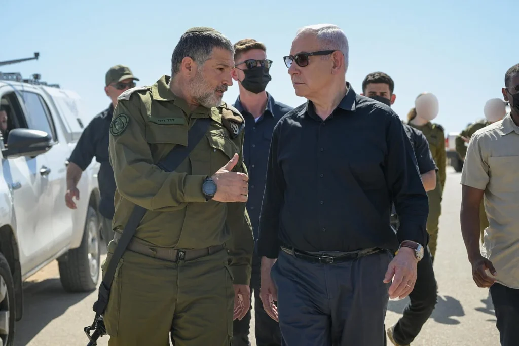 Maj.-Gen. David Zini and Israeli Prime Minister Benjamin Netanyahu