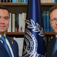 Israeli President Isaac Herzog (right) meets Ecuadorian President Daniel Noboa