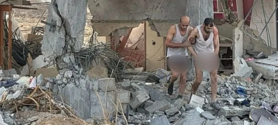 Two Hamas terrorists surrendering to Israeli forces in Rafah