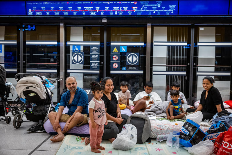 Tel Aviv train station