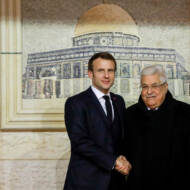 Macron, Abbas