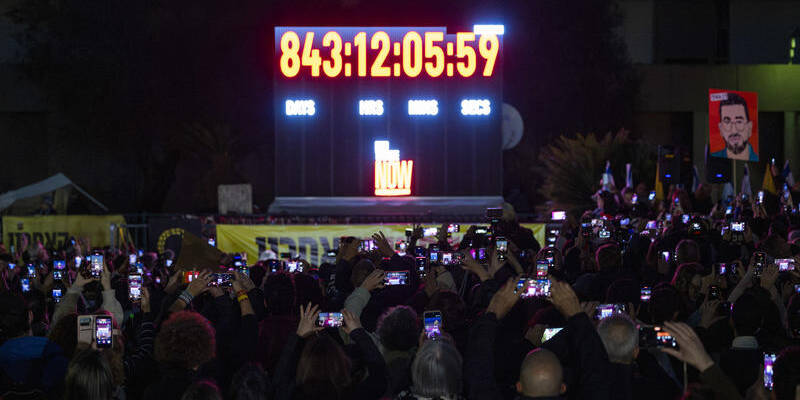 hostages clock